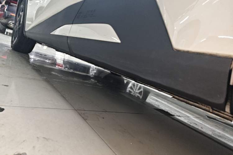 Used BYD Seagull 2025 405 km Flying Edition Left Side Sill