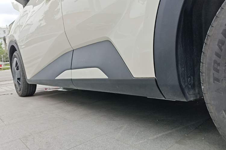 Used BYD Seagull 2025 305km Active Version Left Side Sill
