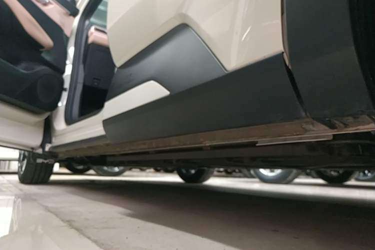 Used BYD Seagull 2025 305 km Free Version Left Side Sill