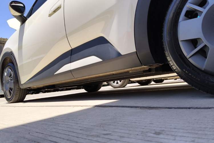 Used BYD Seagull 2025 305km Active Version Left Side Sill
