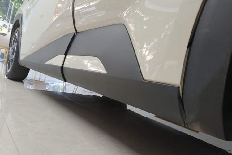 Used BYD Seagull 2025 Smart Drive Version 305 km Freedom Edition Left Side Sill