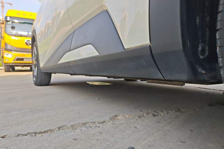 Used BYD Seagull 2025 305 km Free Version Left Side Sill