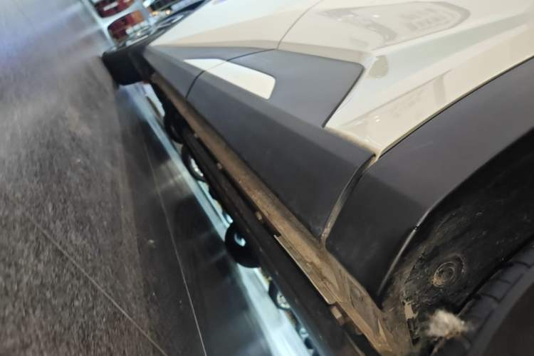 Used BYD Seagull 2025 305 km Free Version Left Side Sill