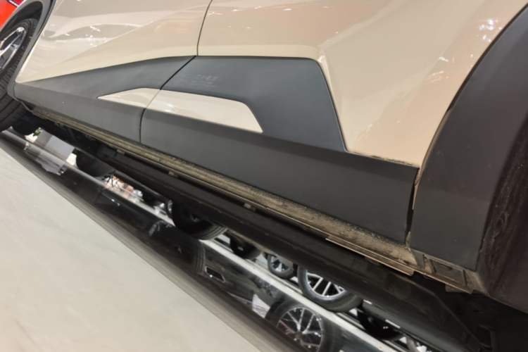 Used BYD Seagull 2025 305 km Free Version Left Side Sill