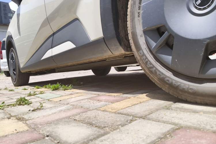 Used BYD Seagull 2025 305km Active Version Left Side Sill