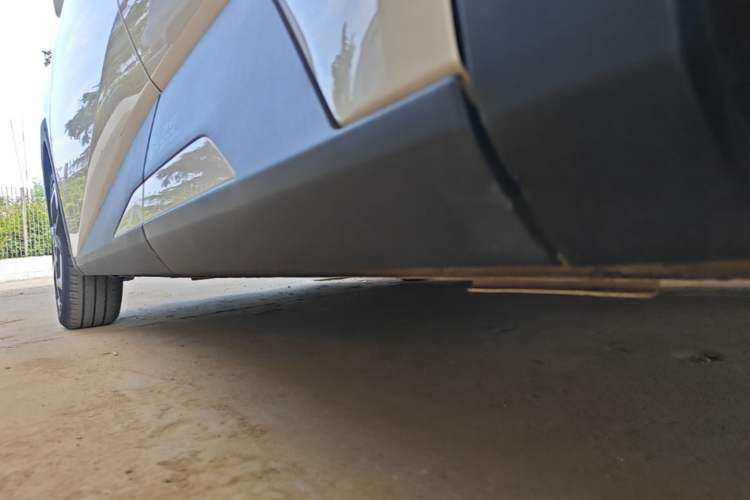 Used BYD Seagull 2025 305 km Free Version Left Side Sill