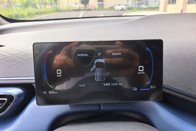 Used BYD Seagull 2025 Intelligent Driving Version 305 km Dynamic Edition Odometer Close Up