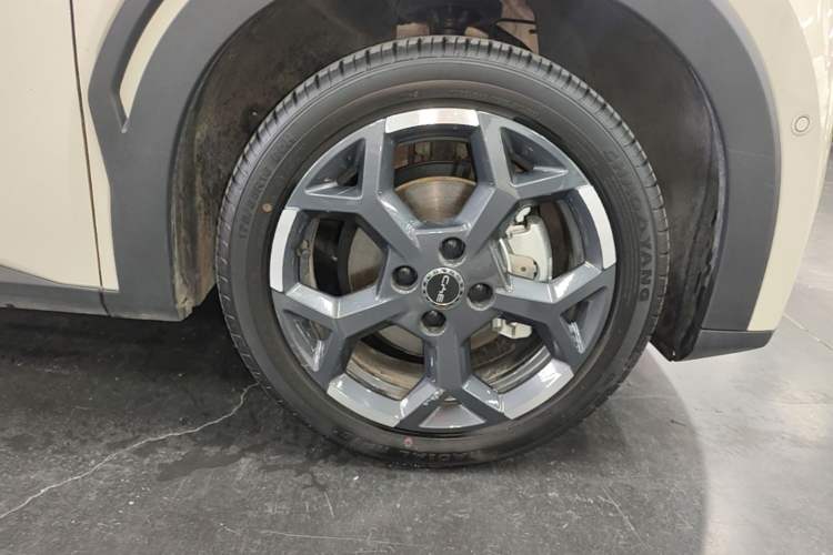 Used BYD Seagull 2025 Smart Drive Version 305 km Freedom Edition Right Front Wheel Hub