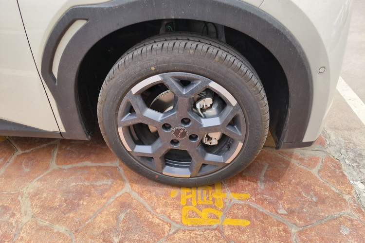 Used BYD Seagull 2025 Smart Drive Version 305 km Freedom Edition Right Front Wheel Hub