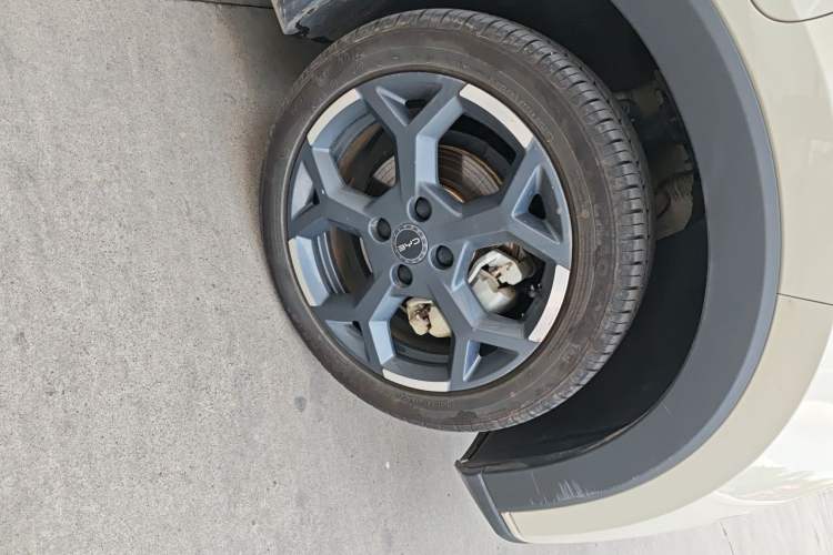 Used BYD Seagull 2025 305 km Free Version Right Front Wheel Hub