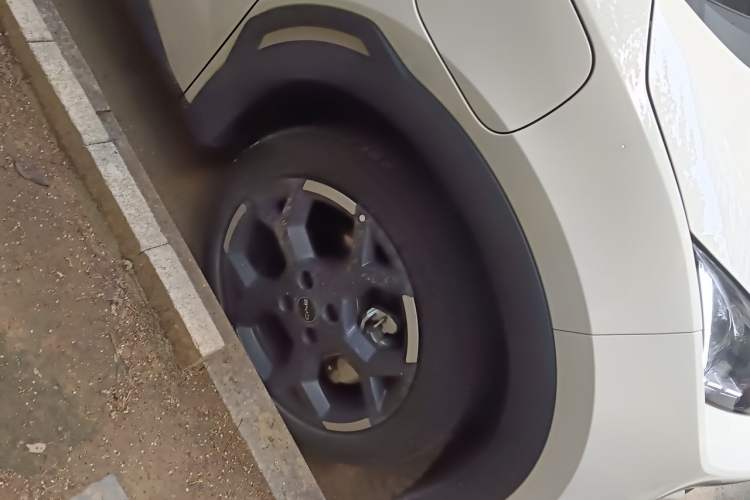 Used BYD Seagull 2025 305 km Free Version Right Front Wheel Hub