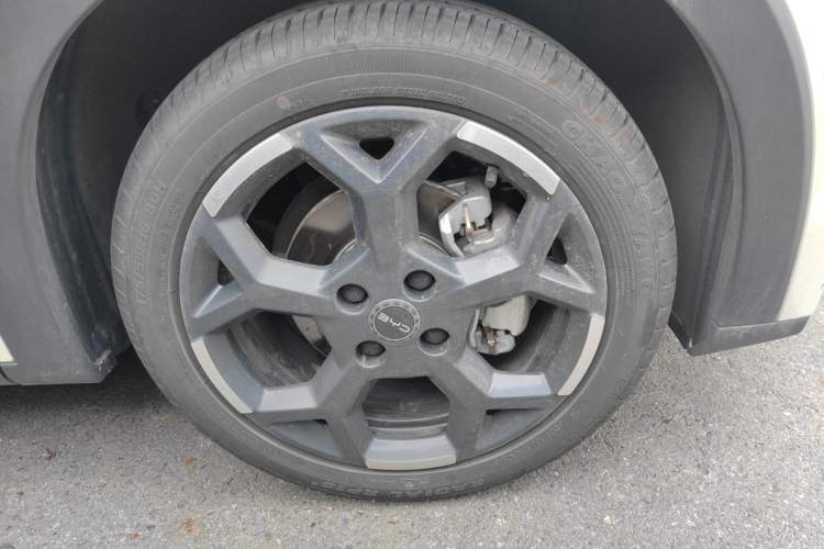 Used BYD Seagull 2025 Smart Drive Version 305 km Freedom Edition Right Front Wheel Hub