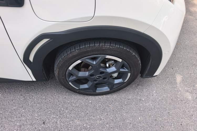 Used BYD Seagull 2025 Smart Drive Version 305 km Freedom Edition Right Front Wheel Hub
