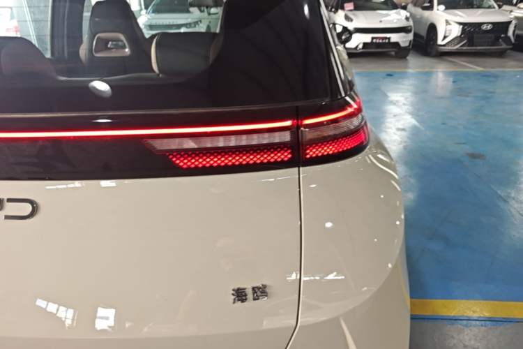 Used BYD Seagull 2025 Intelligent Driving Version 305 km Dynamic Edition Right Rear Taillight