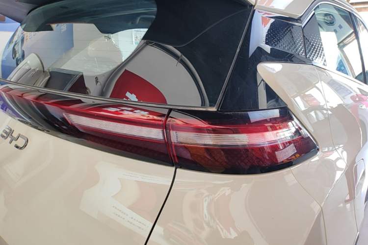 Used BYD Seagull 2025 Intelligent Driving Version 305 km Dynamic Edition Right Rear Taillight