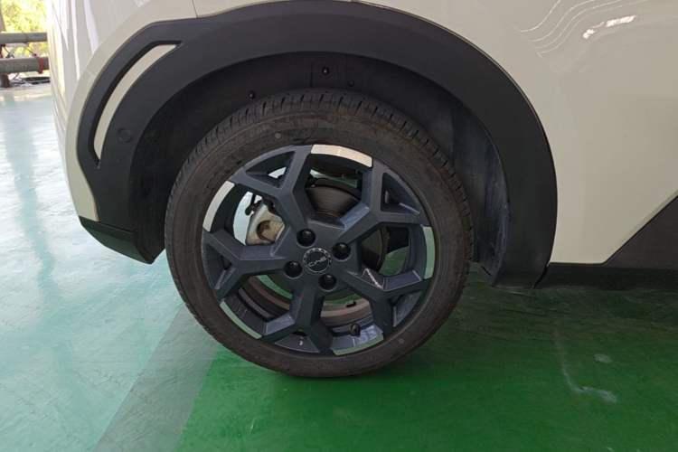 Used BYD Seagull 2025 Smart Drive Version 305 km Freedom Edition Right Rear Wheel Hub