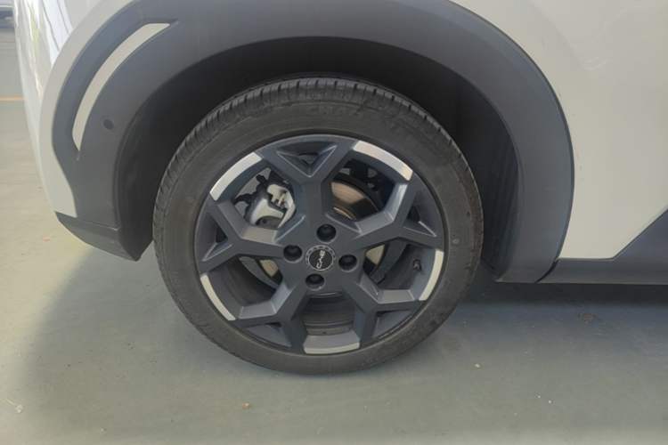 Used BYD Seagull 2025 Smart Drive Version 305 km Freedom Edition Right Rear Wheel Hub