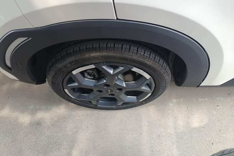 Used BYD Seagull 2025 Smart Drive Version 305 km Freedom Edition Right Rear Wheel Hub