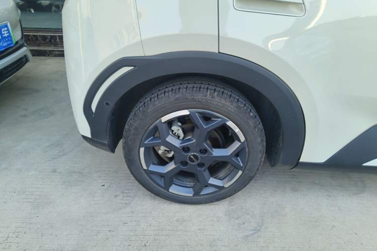 Used BYD Seagull 2025 Smart Drive Version 305 km Freedom Edition Right Rear Wheel Hub