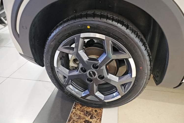 Used BYD Seagull 2025 Smart Drive Version 305 km Freedom Edition Right Rear Wheel Hub