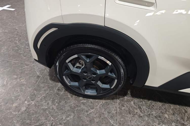 Used BYD Seagull 2025 Smart Drive Version 305 km Freedom Edition Right Rear Wheel Hub