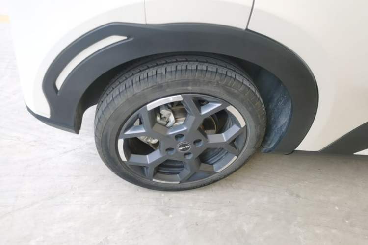 Used BYD Seagull 2025 305 km Free Version Right Rear Wheel Hub
