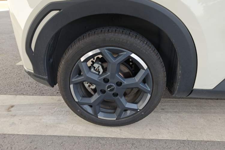 Used BYD Seagull 2025 305 km Free Version Right Rear Wheel Hub