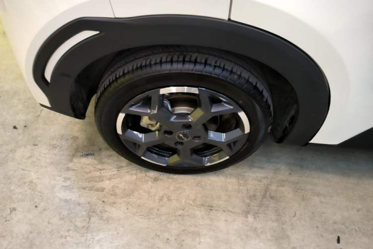 Used BYD Seagull 2025 Smart Drive Version 305 km Freedom Edition Right Rear Wheel Hub
