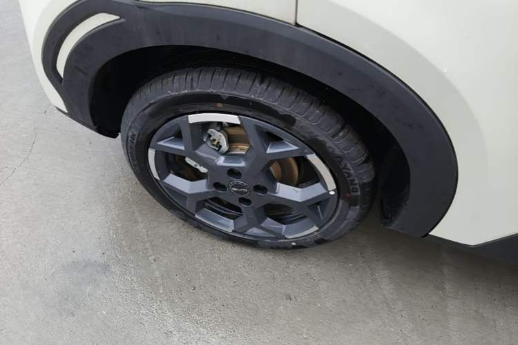 Used BYD Seagull 2025 Smart Drive Version 305 km Freedom Edition Right Rear Wheel Hub