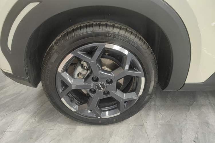 Used BYD Seagull 2025 305 km Free Version Right Rear Wheel Hub