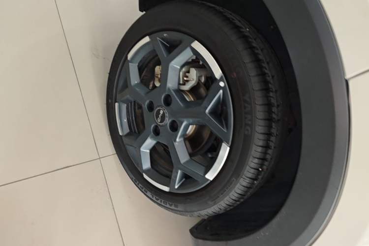 Used BYD Seagull 2025 Smart Drive Version 305 km Freedom Edition Right Rear Wheel Hub