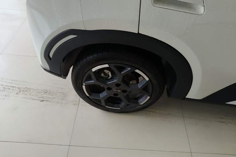 Used BYD Seagull 2025 305 km Free Version Right Rear Wheel Hub