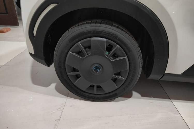 Used BYD Seagull 2025 Intelligent Driving Version 305 km Dynamic Edition Right Rear Wheel Hub