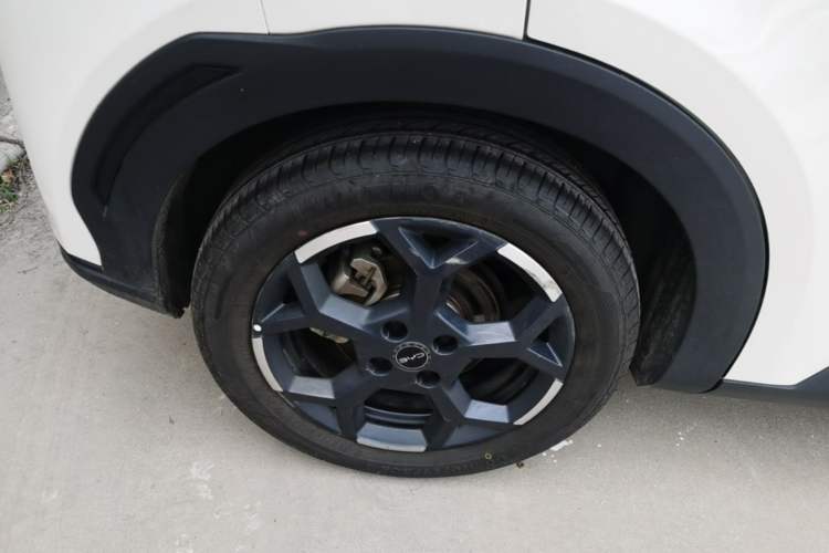 Used BYD Seagull 2025 305 km Free Version Right Rear Wheel Hub