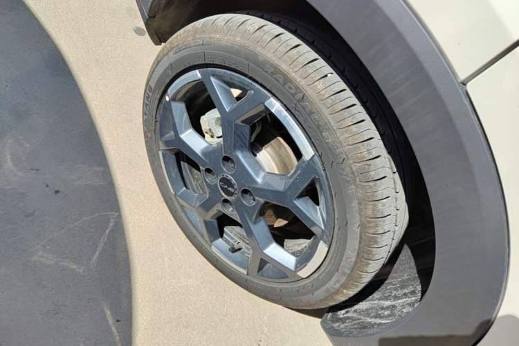 Used BYD Seagull 2025 Smart Drive Version 305 km Freedom Edition Right Rear Wheel Hub