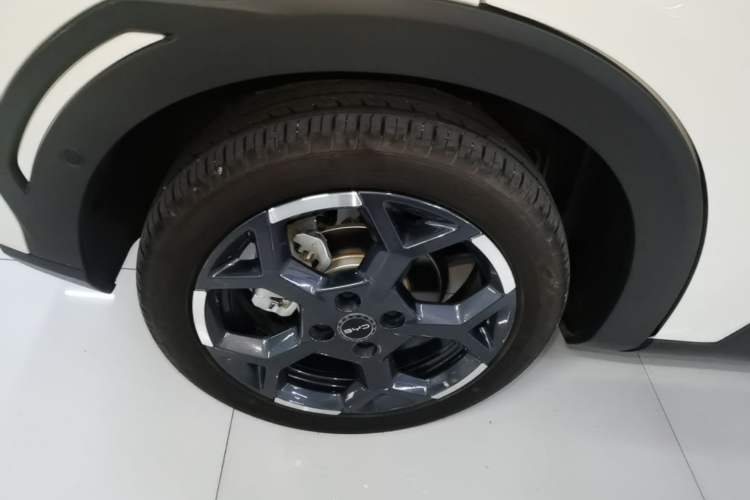 Used BYD Seagull 2025 Smart Drive Version 305 km Freedom Edition Right Rear Wheel Hub