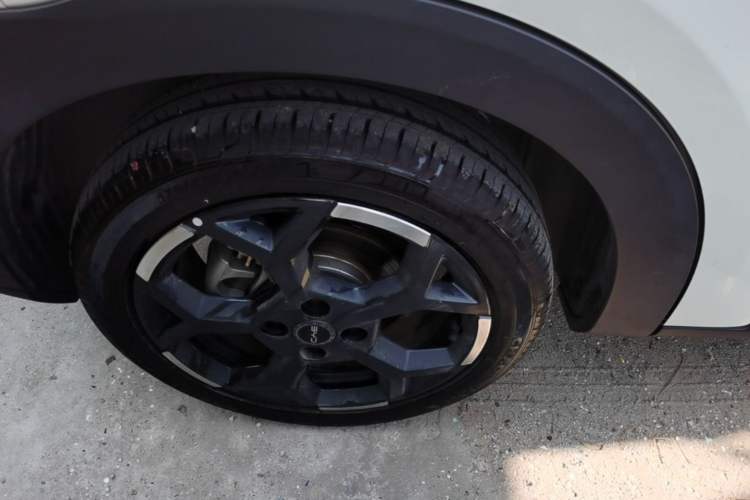 Used BYD Seagull 2025 Intelligent Driving Version 405 km Flying Edition Right Rear Wheel Hub