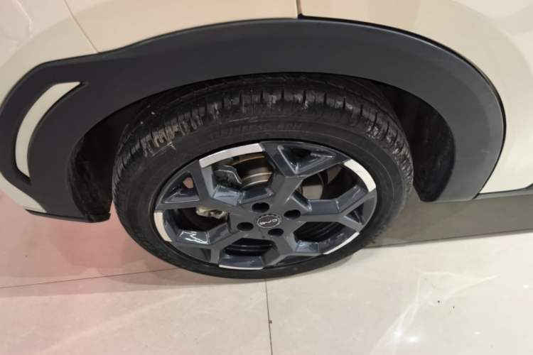 Used BYD Seagull 2025 305 km Free Version Right Rear Wheel Hub