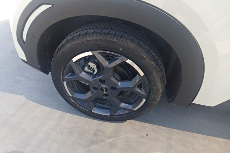 Used BYD Seagull 2025 Smart Drive Version 305 km Freedom Edition Right Rear Wheel Hub