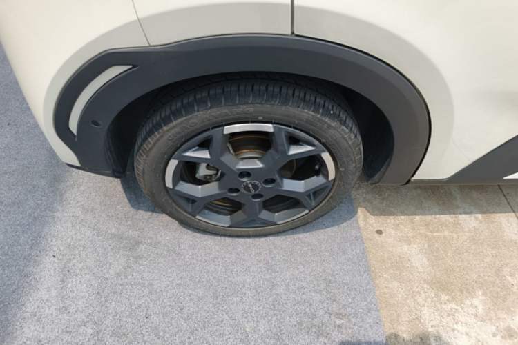 Used BYD Seagull 2025 Smart Drive Version 305 km Freedom Edition Right Rear Wheel Hub