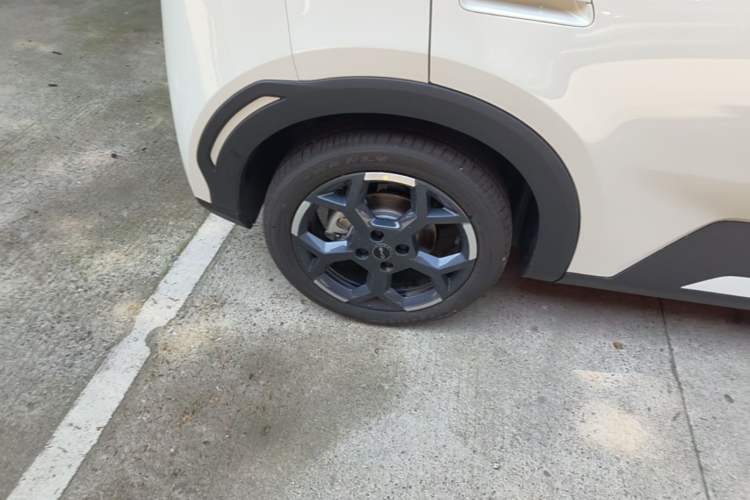 Used BYD Seagull 2025 Smart Drive Version 305 km Freedom Edition Right Rear Wheel Hub