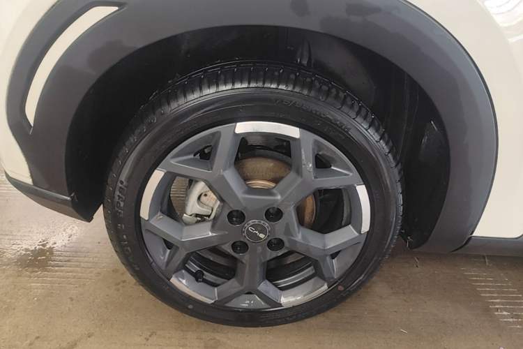 Used BYD Seagull 2025 305 km Free Version Right Rear Wheel Hub
