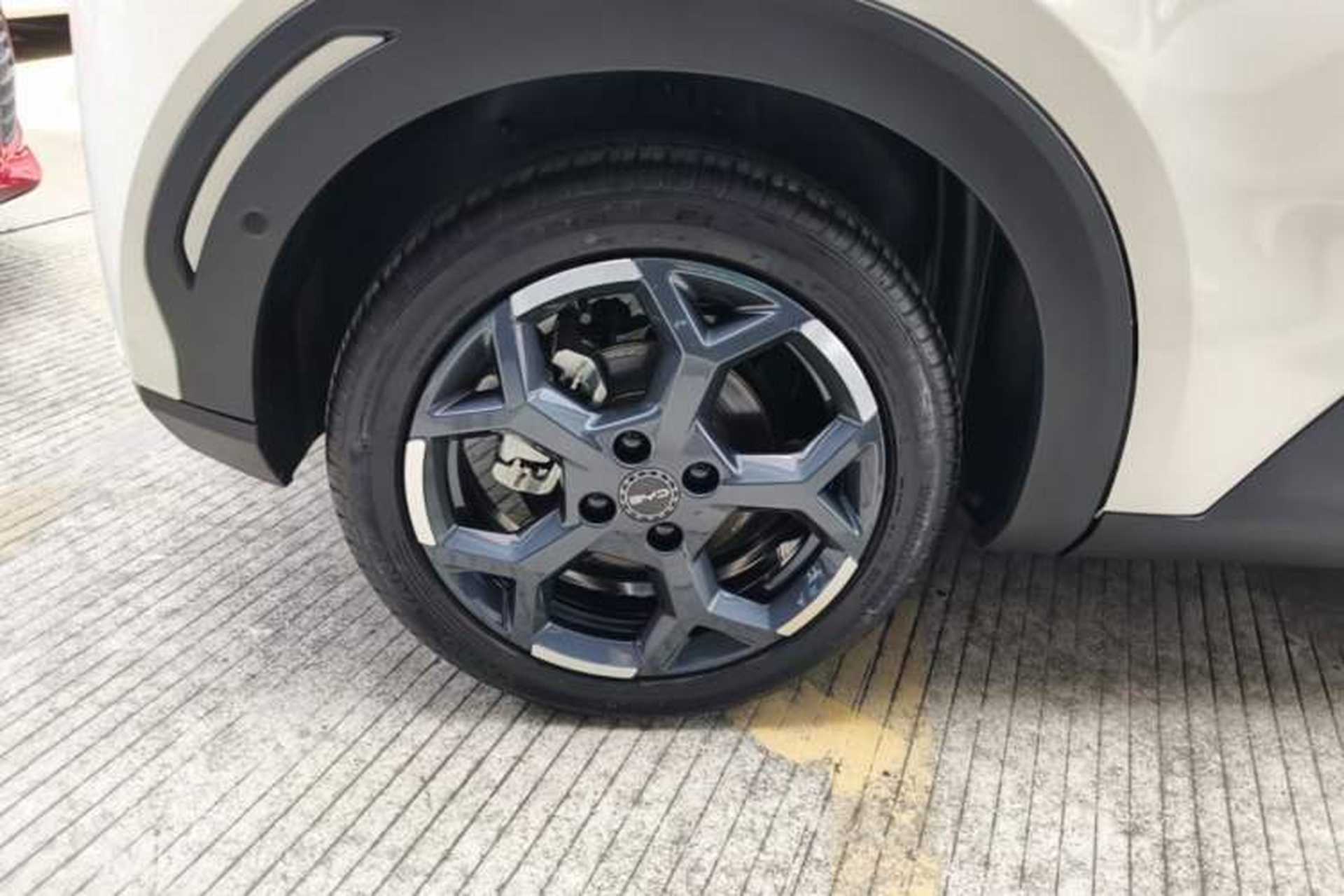 Used BYD Seagull 2025 Smart Drive Version 305 km Freedom Edition Right Rear Wheel Hub