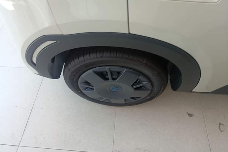 Used BYD Seagull 2025 Intelligent Driving Version 305 km Dynamic Edition Right Rear Wheel Hub