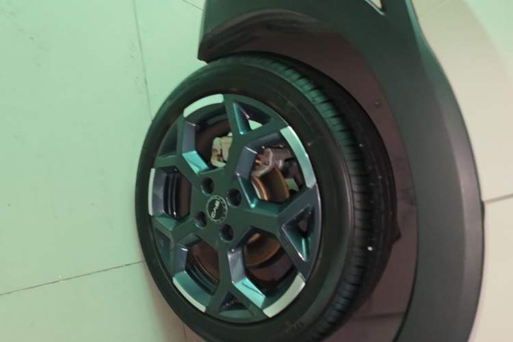 Used BYD Seagull 2025 Smart Drive Version 305 km Freedom Edition Right Rear Wheel Hub