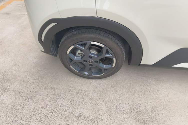 Used BYD Seagull 2025 Smart Drive Version 305 km Freedom Edition Right Rear Wheel Hub