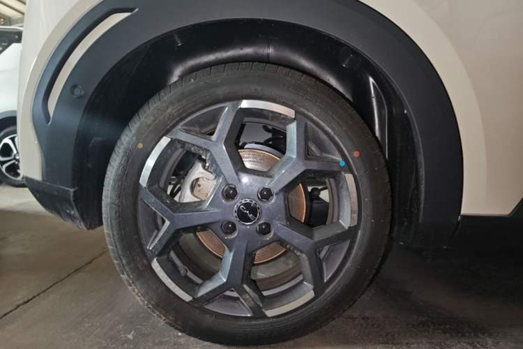 Used BYD Seagull 2025 Smart Drive Version 305 km Freedom Edition Right Rear Wheel Hub
