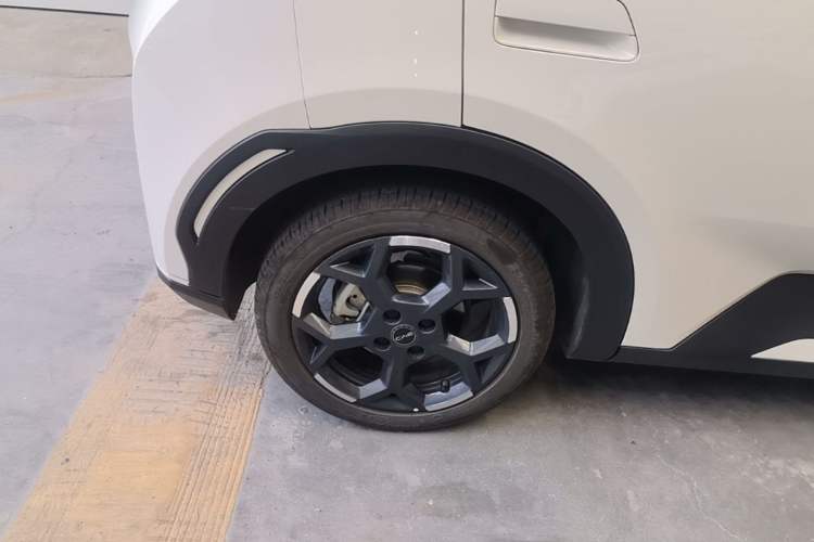 Used BYD Seagull 2025 405 km Flying Edition Right Rear Wheel Hub