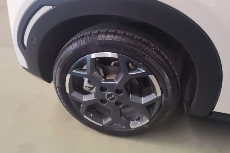 Used BYD Seagull 2025 Smart Drive Version 305 km Freedom Edition Right Rear Wheel Hub