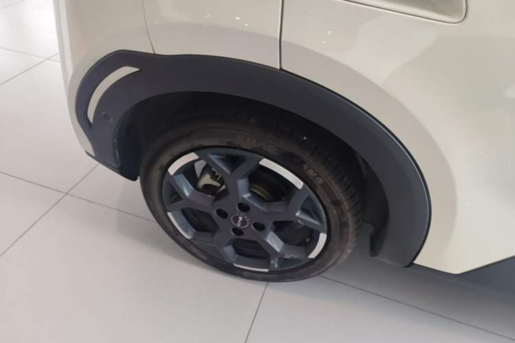 Used BYD Seagull 2025 Smart Drive Version 305 km Freedom Edition Right Rear Wheel Hub